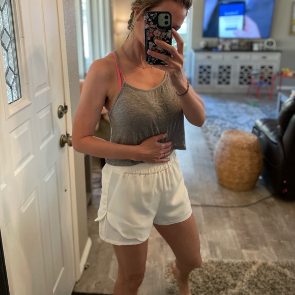 NWT Aqua Brand Pull On Scalloped High Waisted Shorts - Picture 10 of 13